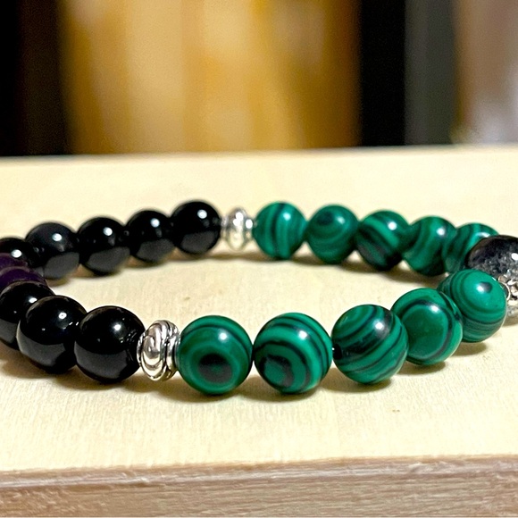 Evergreen 🌲 Natural Stone Beads Bracelet 🍃 - Picture 2 of 5